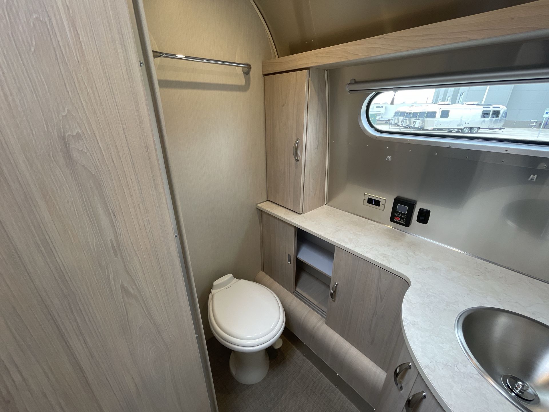 2026 Airstream 30RBT Base