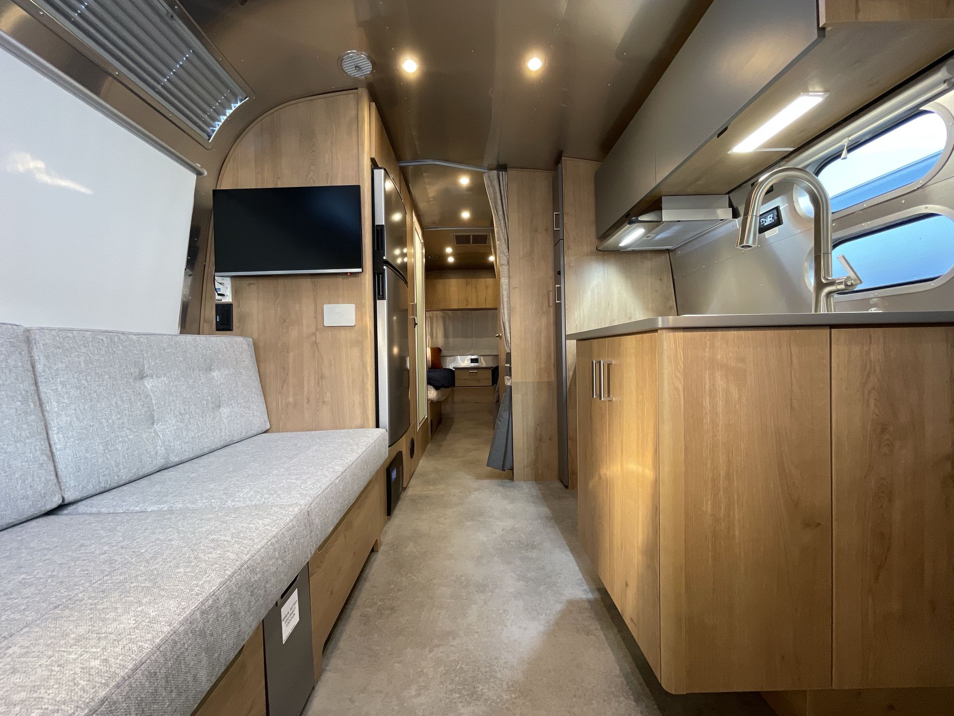 2026 Airstream 25FBT Base