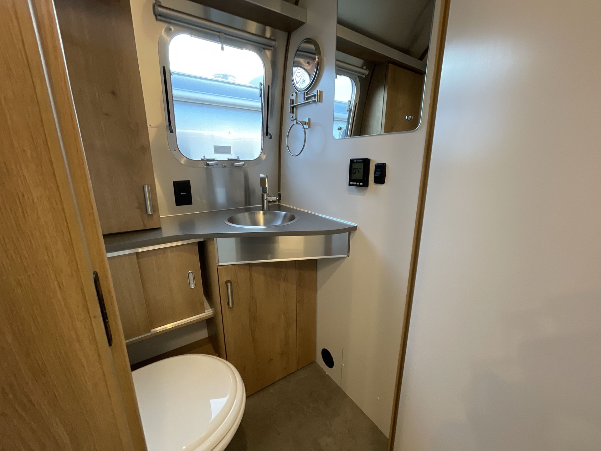 2026 Airstream 25FBT Base