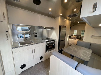 2026 Airstream 23FBT Base