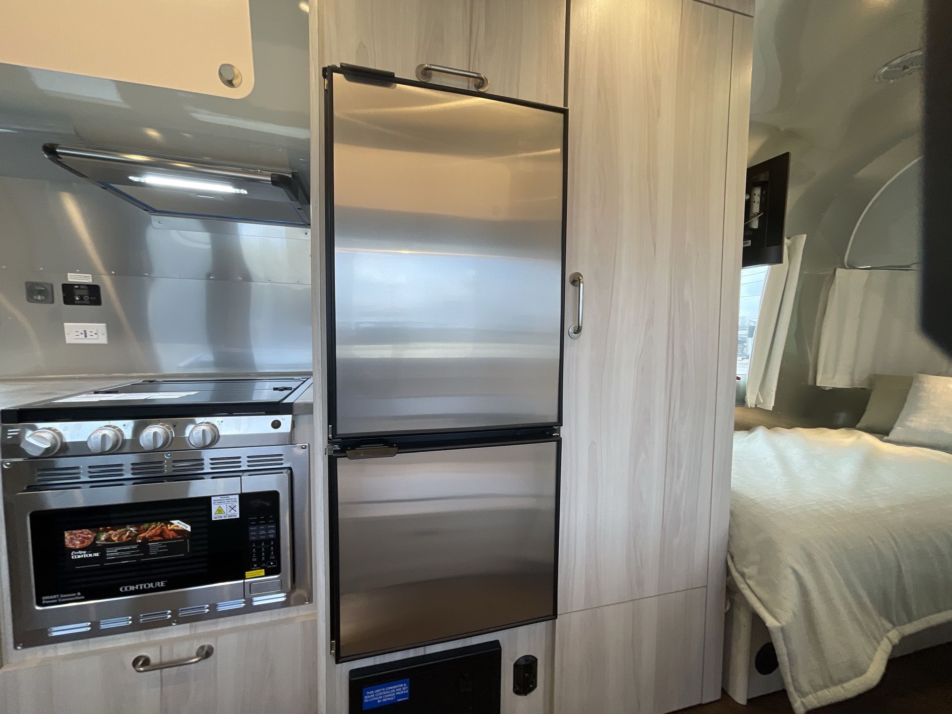 2026 Airstream 23FBT Base