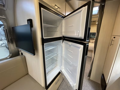 2026 Airstream 27FBQ Base