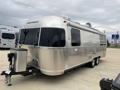 2026 Airstream 27FBQ Base
