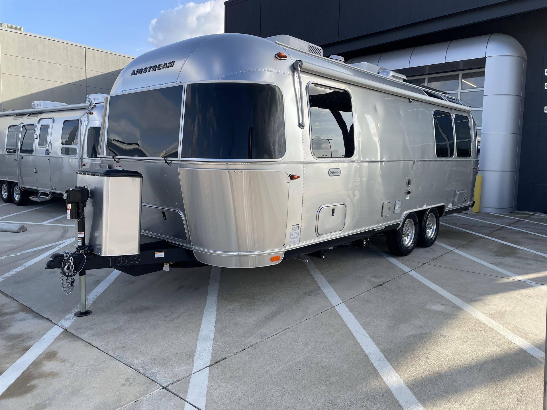 2026 Airstream 25FBQ Base