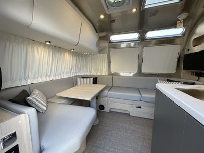 2026 Airstream 25FBQ Base