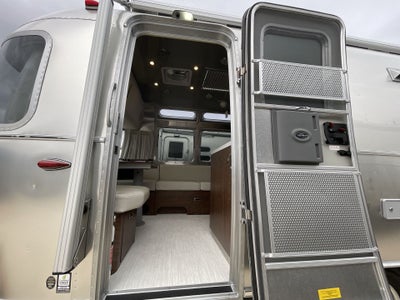 2026 Airstream 27FBT Base