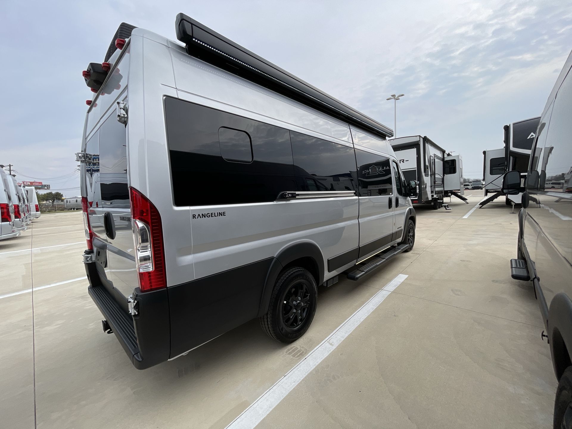 2026 Airstream Rangeline Base