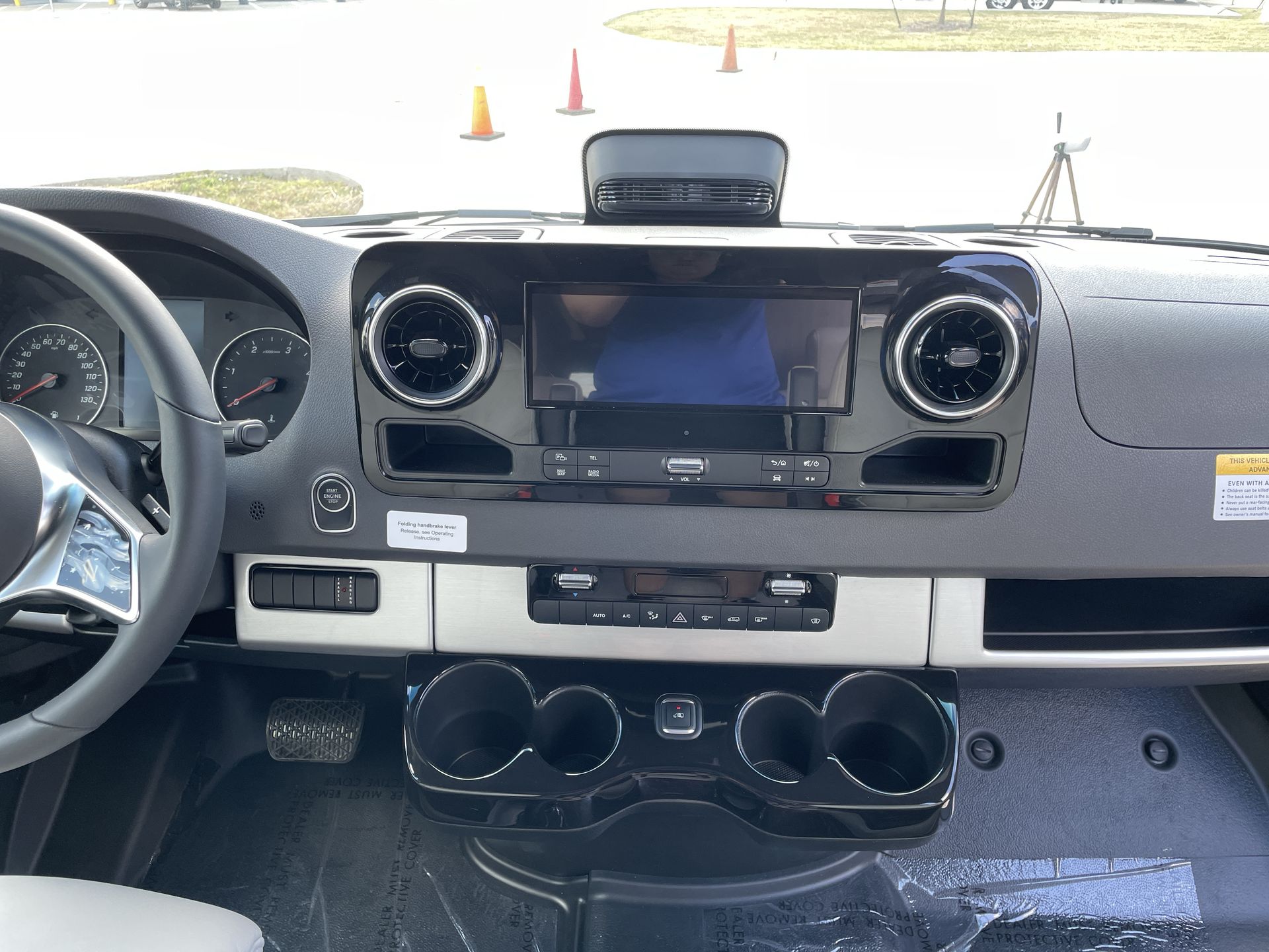 2026 Airstream 24GL 4x2 Passenger Base