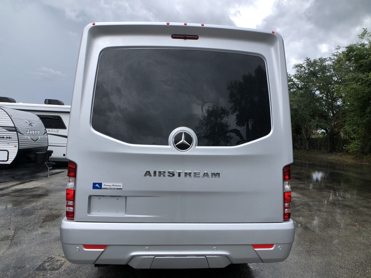 2026 Airstream Murphy Suite Tommy Bahama Base