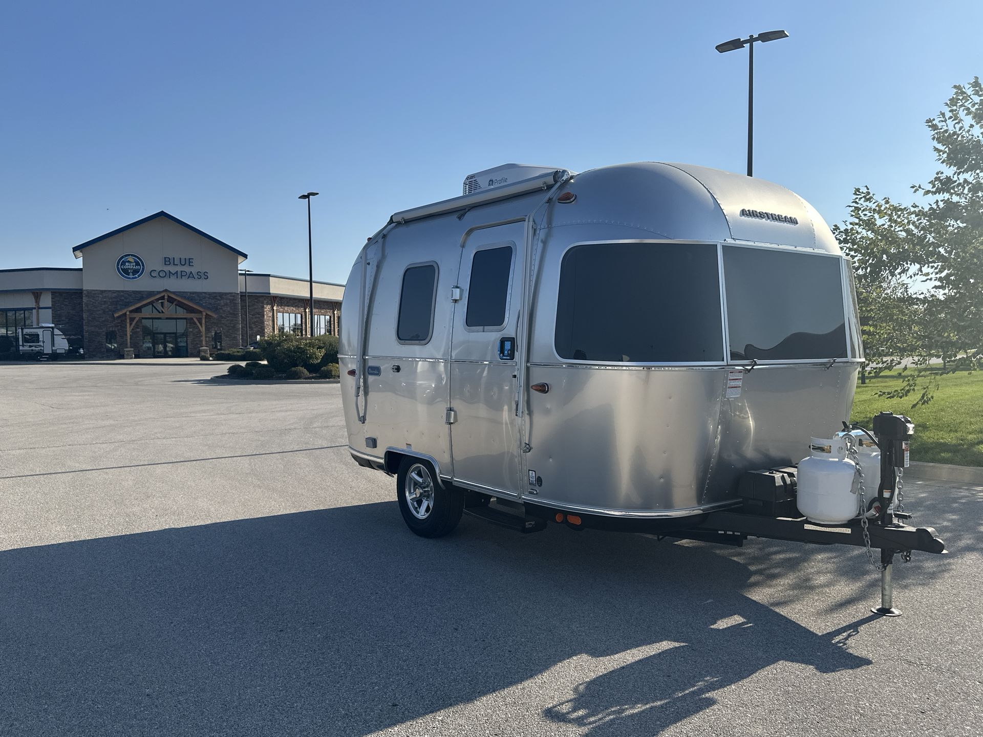 2026 Airstream 16RB Base