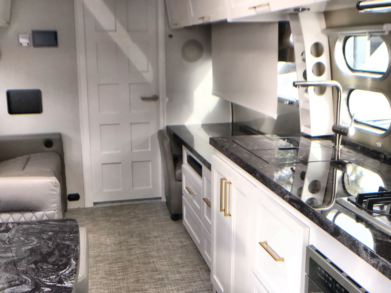 2026 Airstream 33FBT Base