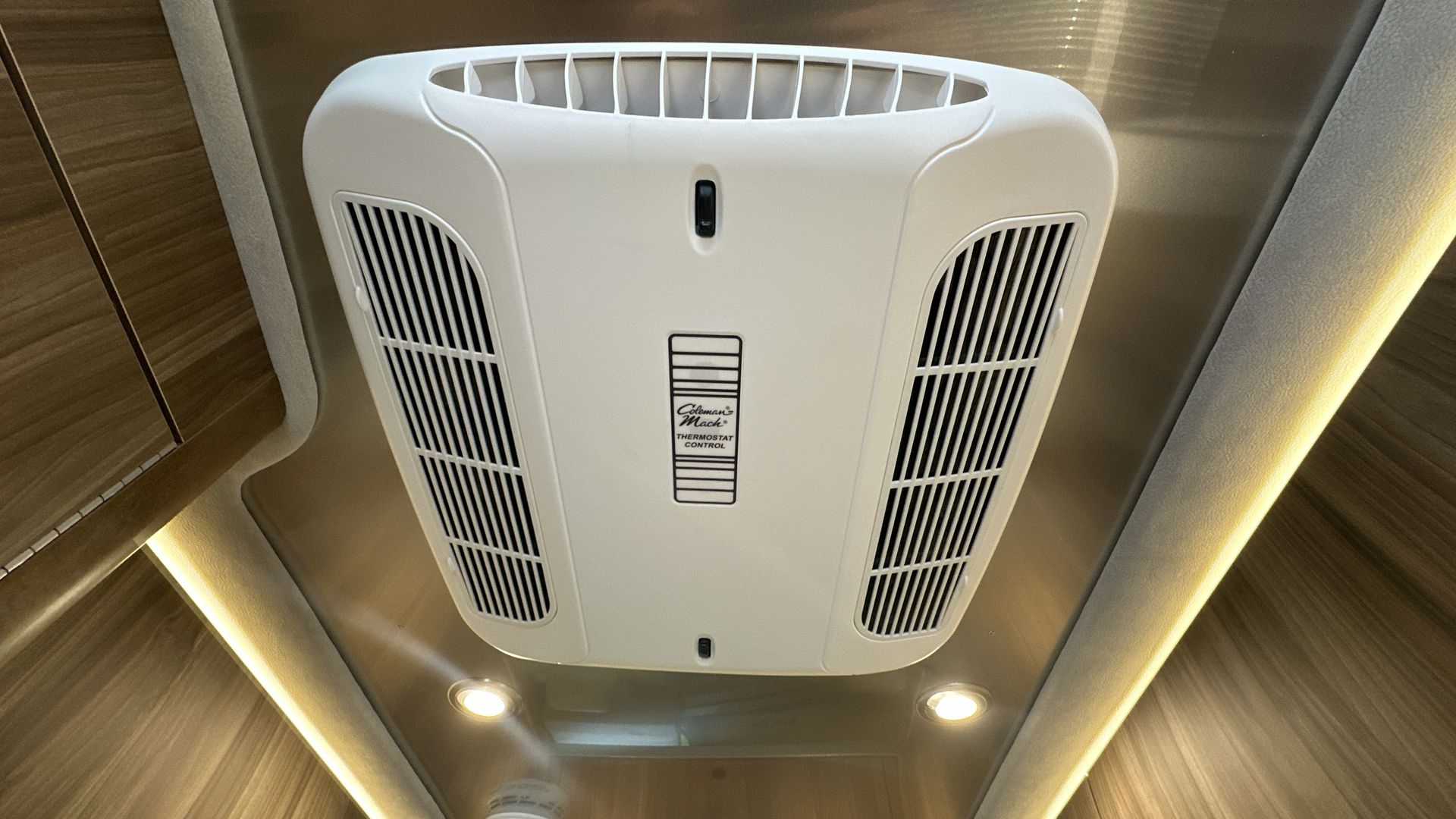 2025 Airstream 24 GL Base