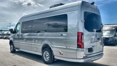 2025 Airstream 24 GL Base