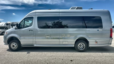 2025 Airstream 24 GL Base