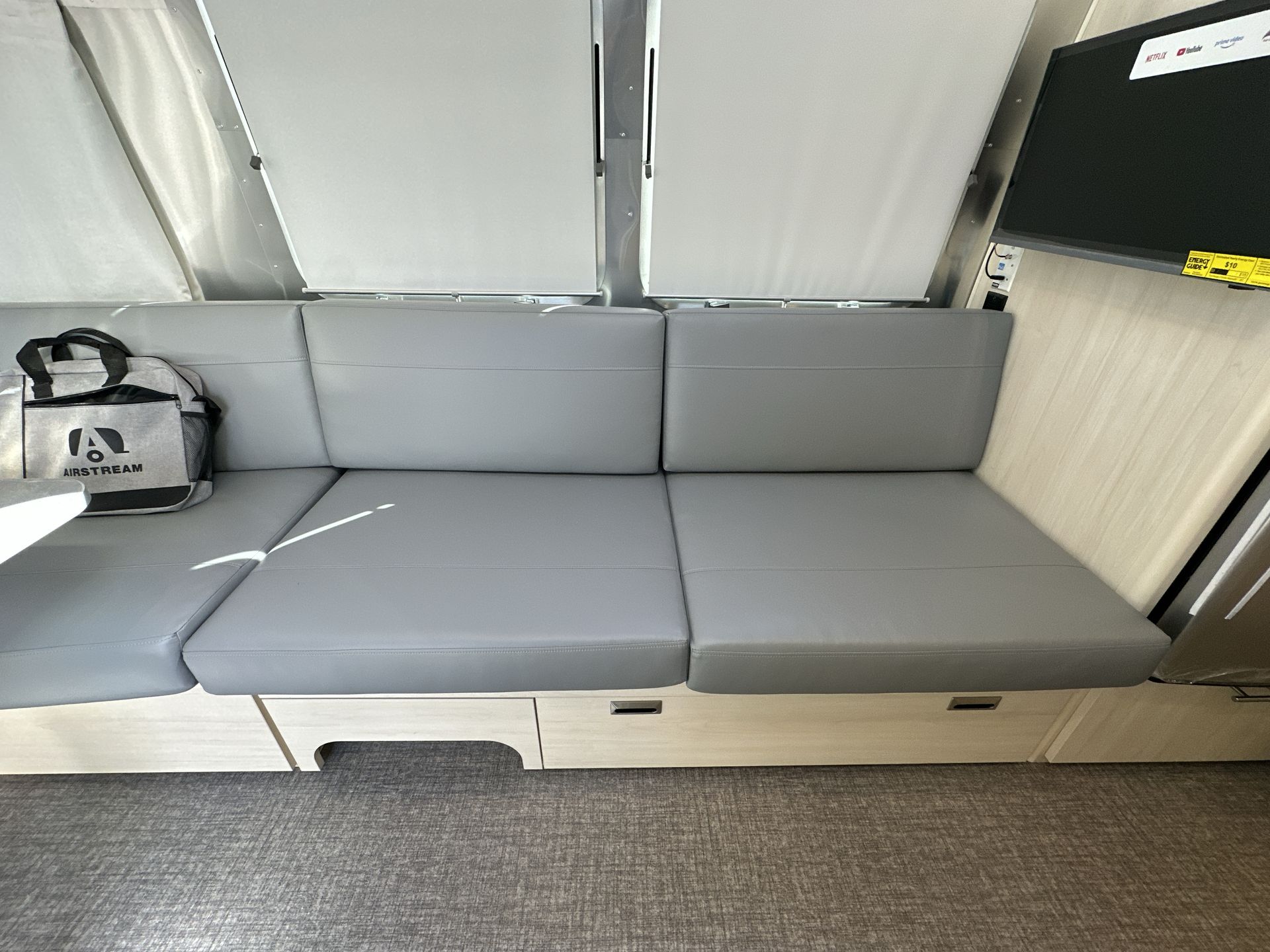 2026 Airstream 25FBQ Base