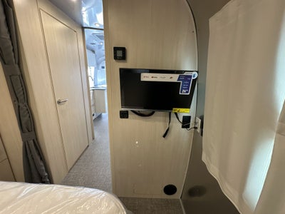 2026 Airstream 25FBQ Base