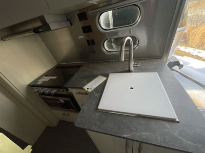2026 Airstream 25FBT Base