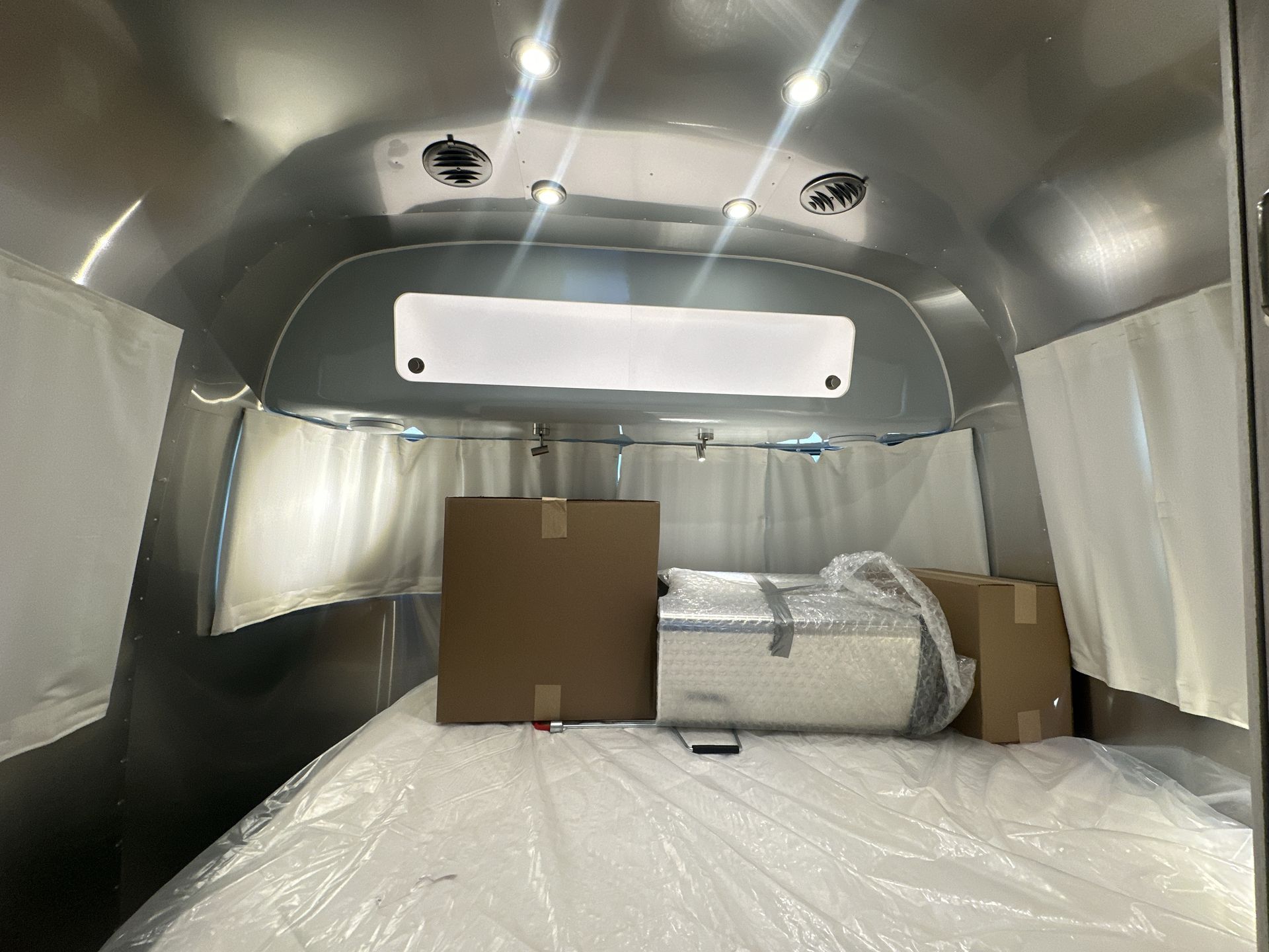 2025 Airstream 25FBQ Base