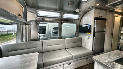 2025 Airstream 25FBT Base