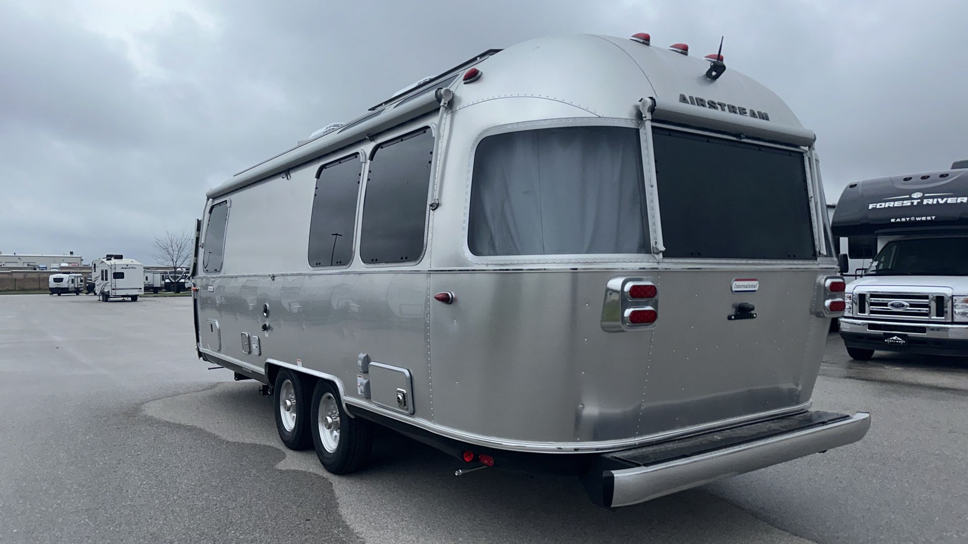 2025 Airstream 25FBT Base