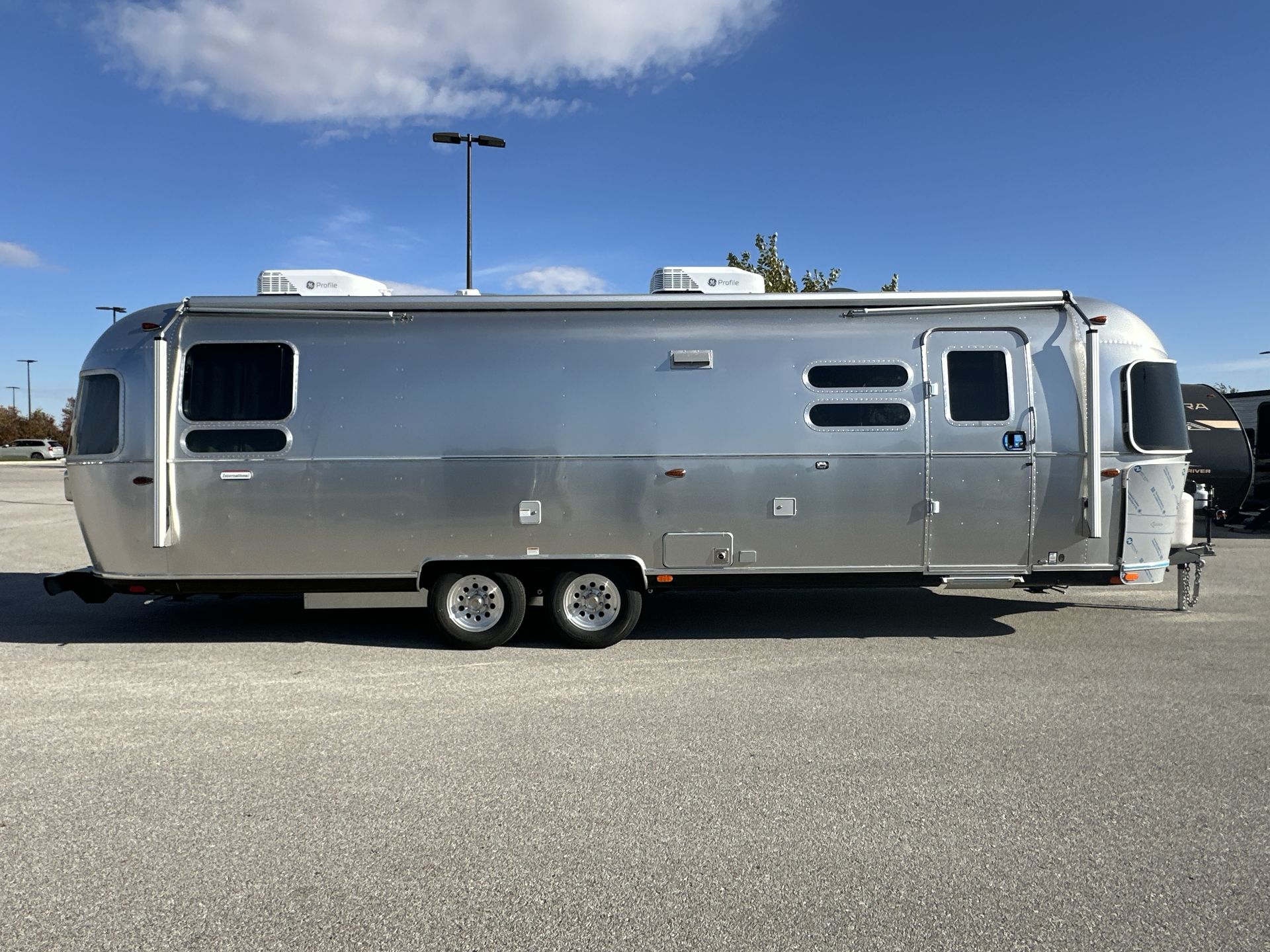 2026 Airstream 30RBQ Base