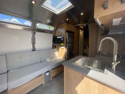 2026 Airstream 25FBQ Base