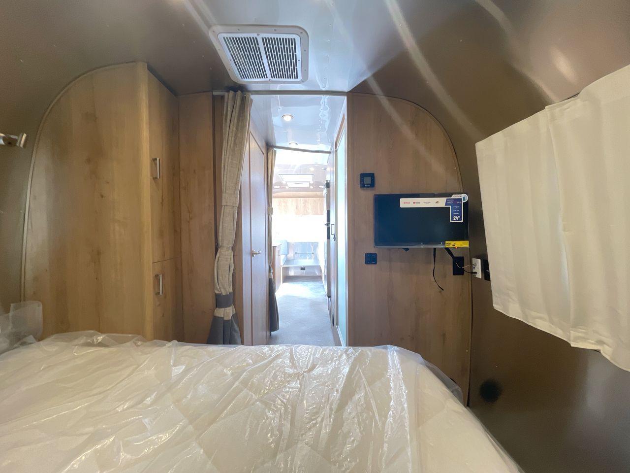 2026 Airstream 25FBQ Base