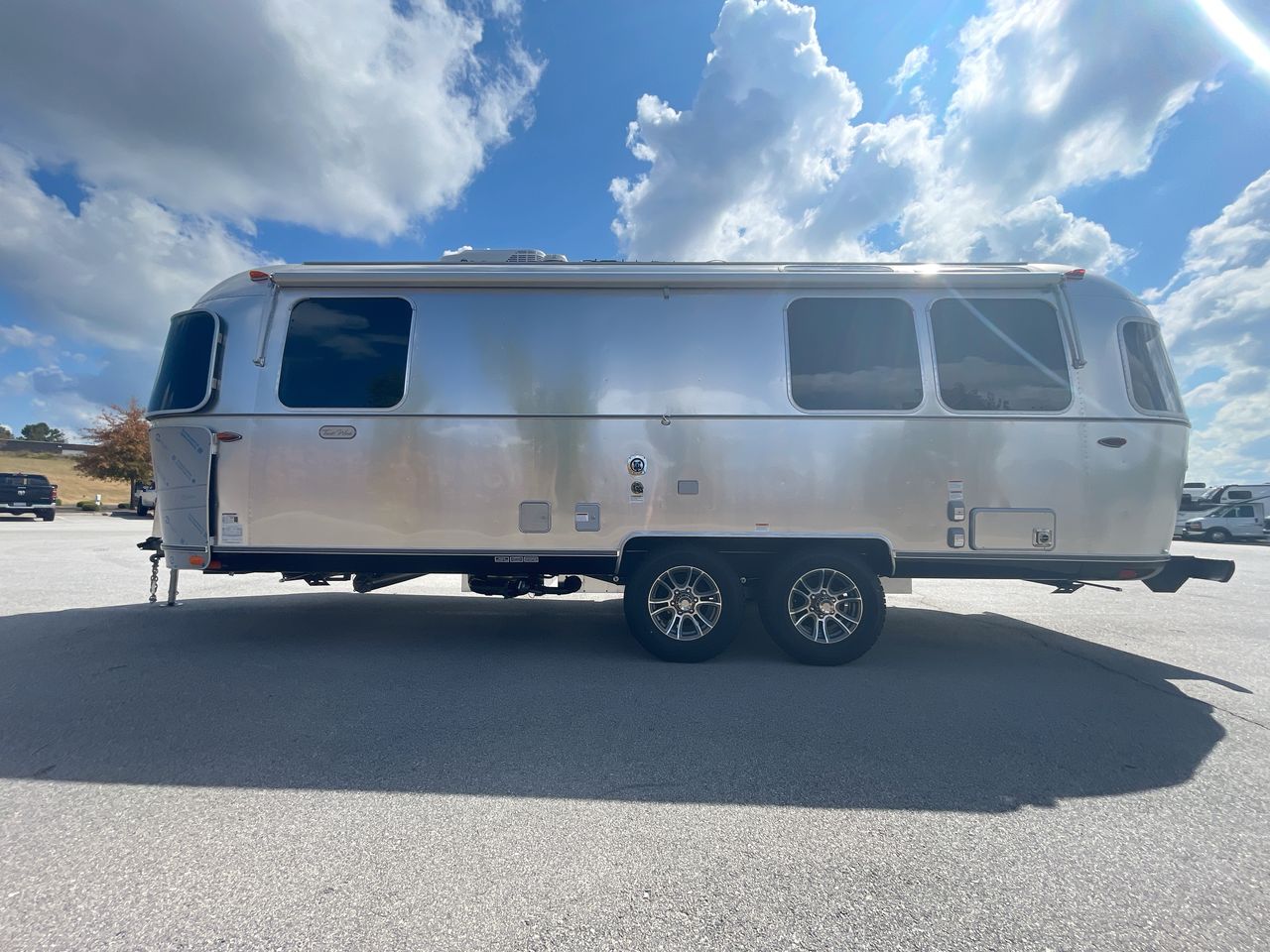 2026 Airstream 25FBQ Base