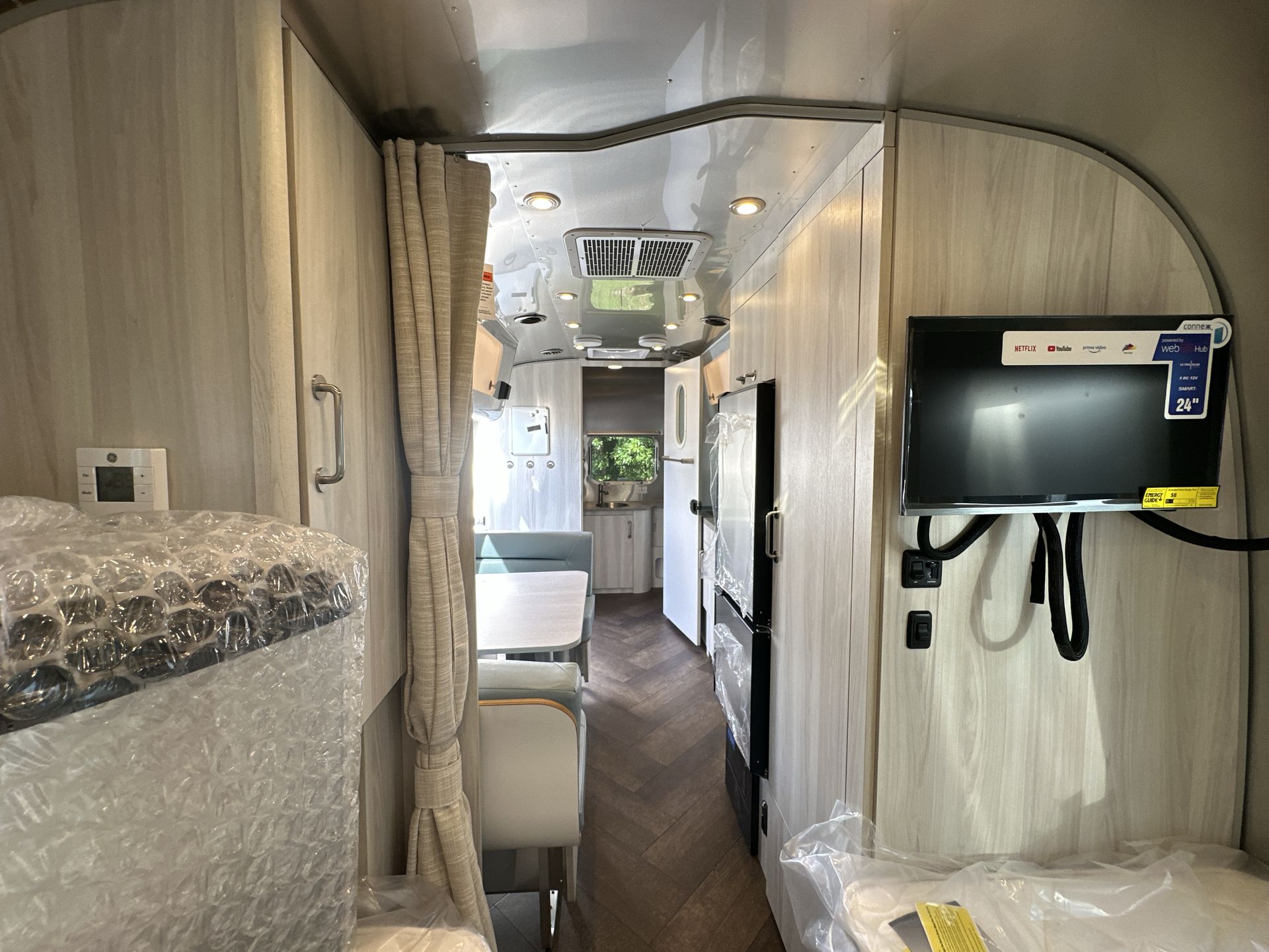 2025 Airstream 23FBT Base