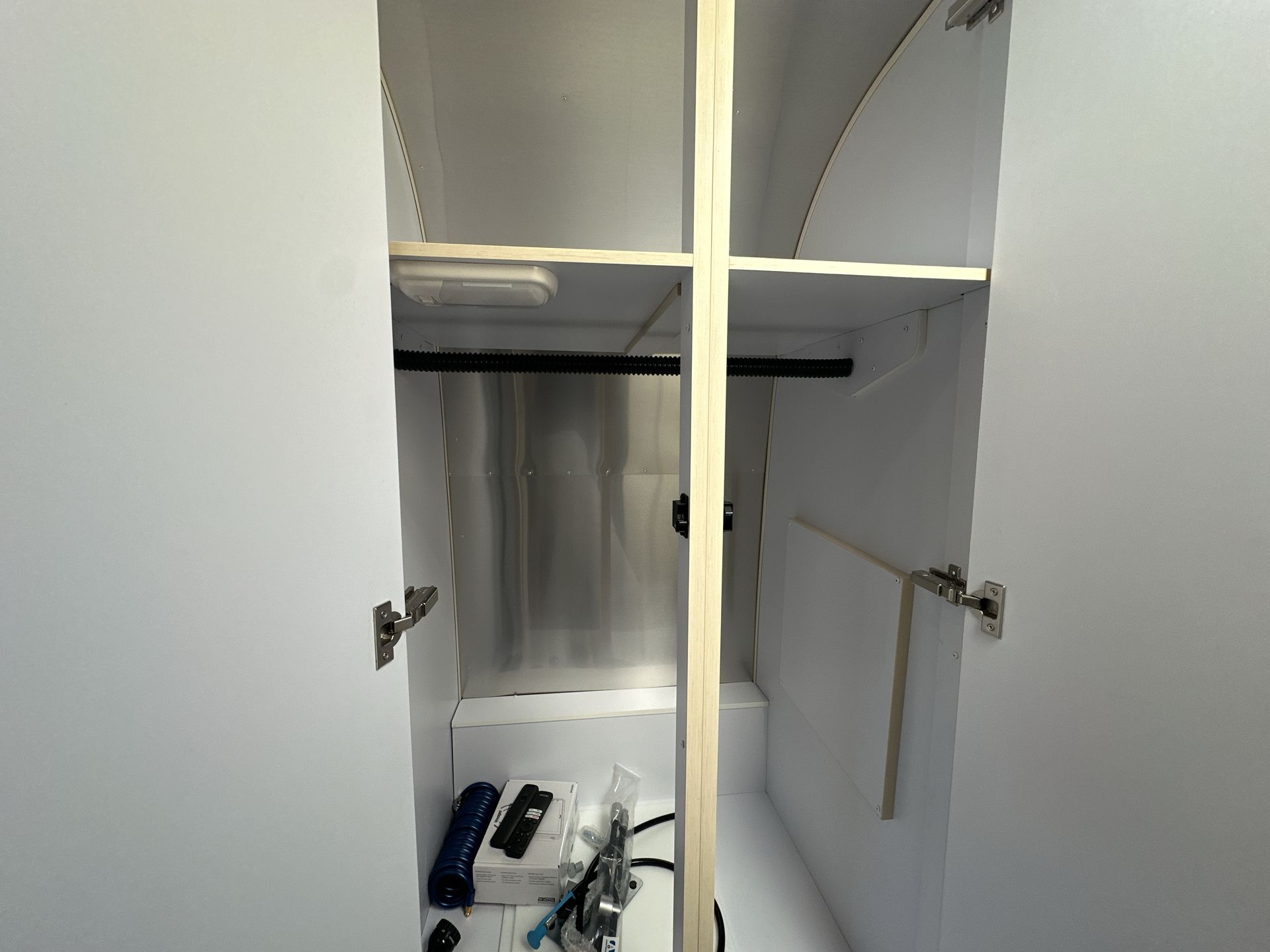 2026 Airstream 27FBQ Base