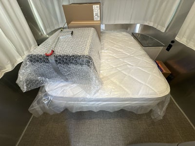 2026 Airstream 27FBQ Base