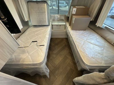 2026 Airstream 27FBT Base