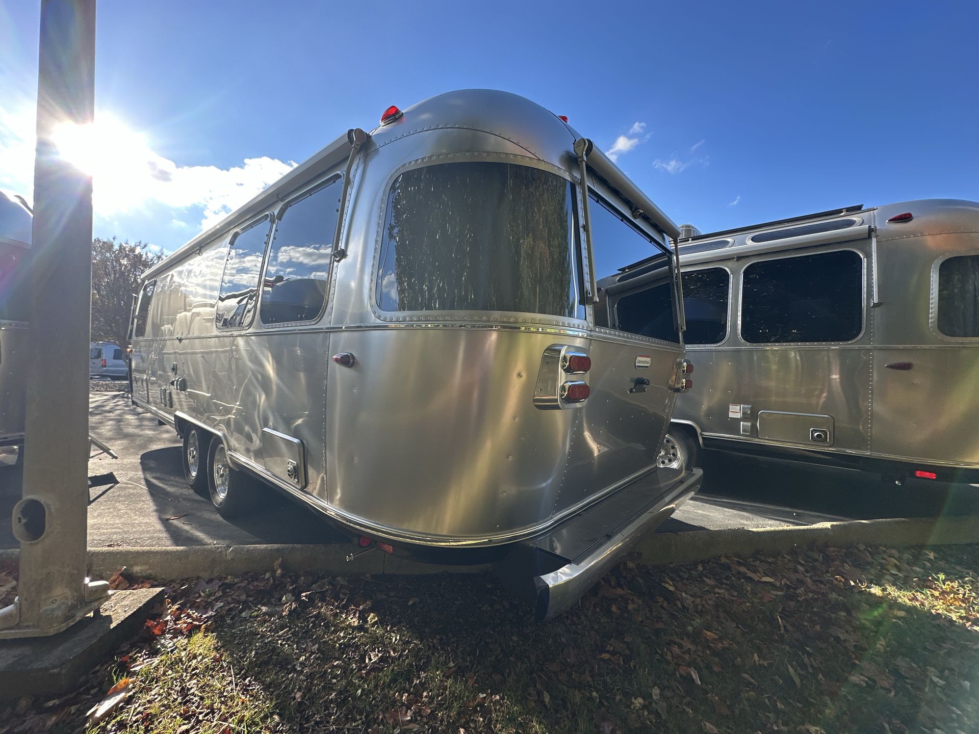 2026 Airstream 27FBT Base