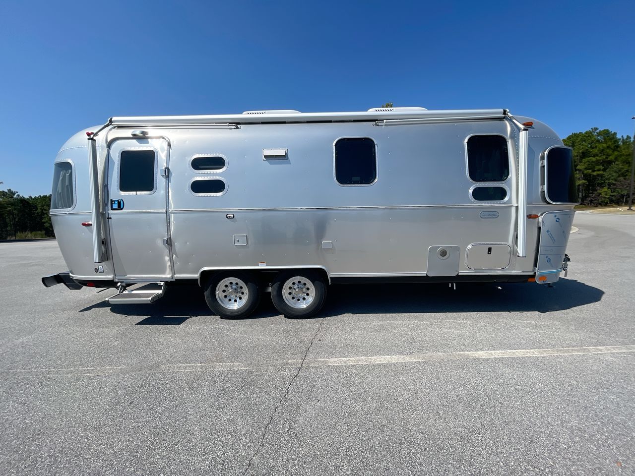 2026 Airstream 25FBT Base