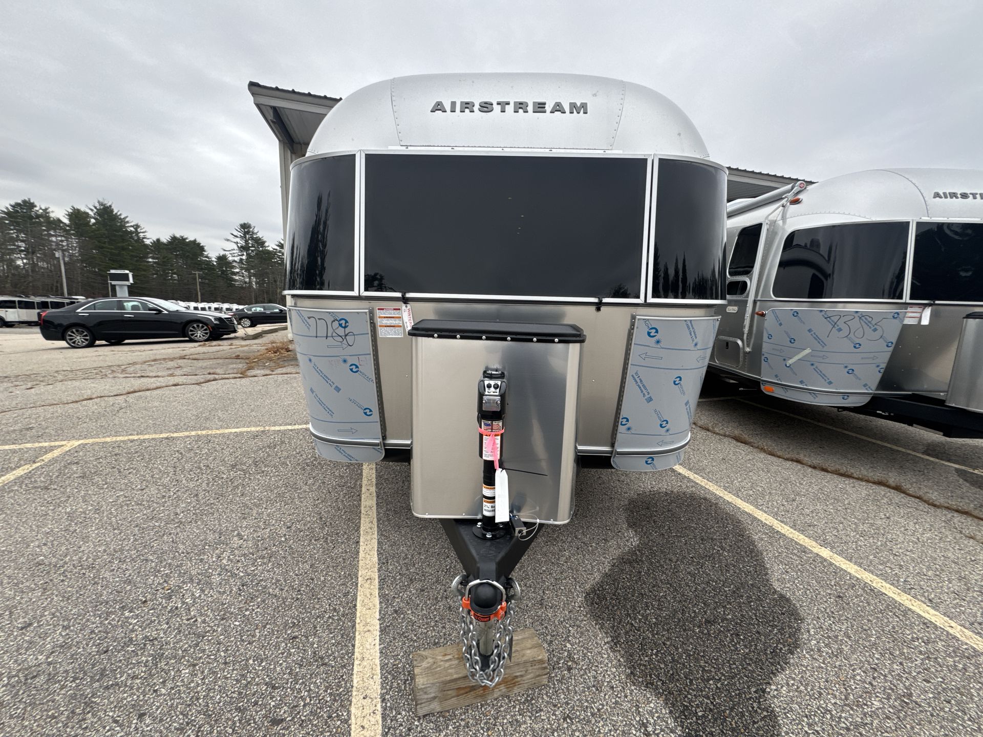 2026 Airstream 25FBQ Base
