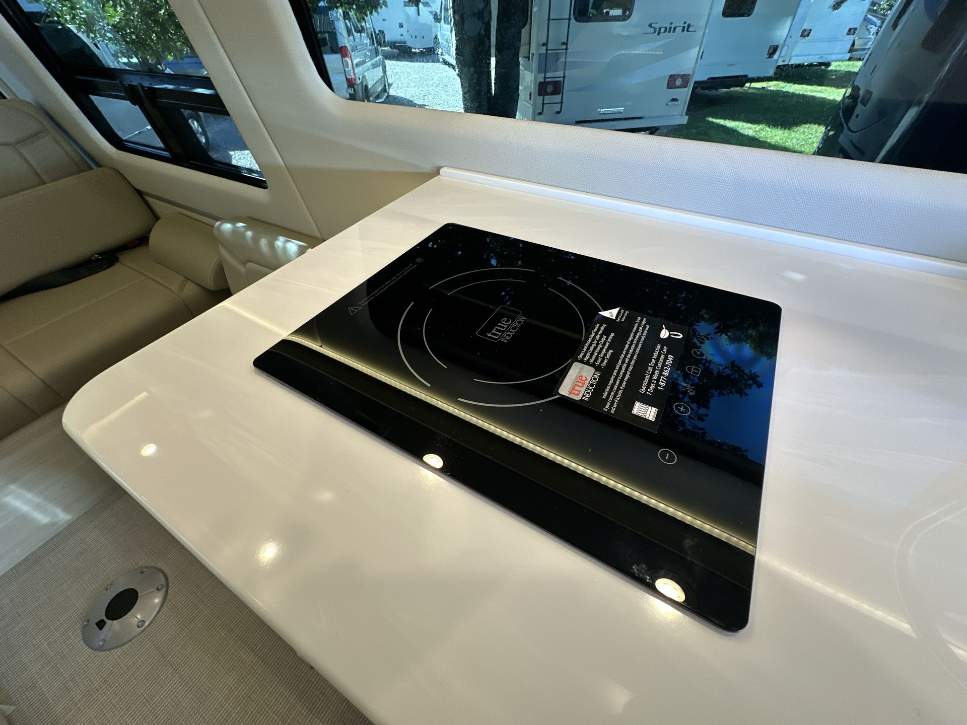 2026 Airstream 24GL 4x2 Passenger Base