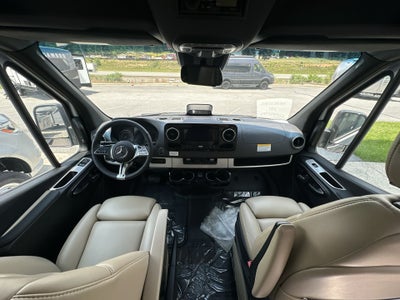 2025 Airstream 24GL Base