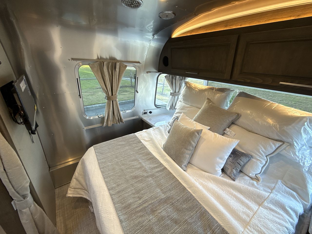 2026 Airstream 30RBQ Base