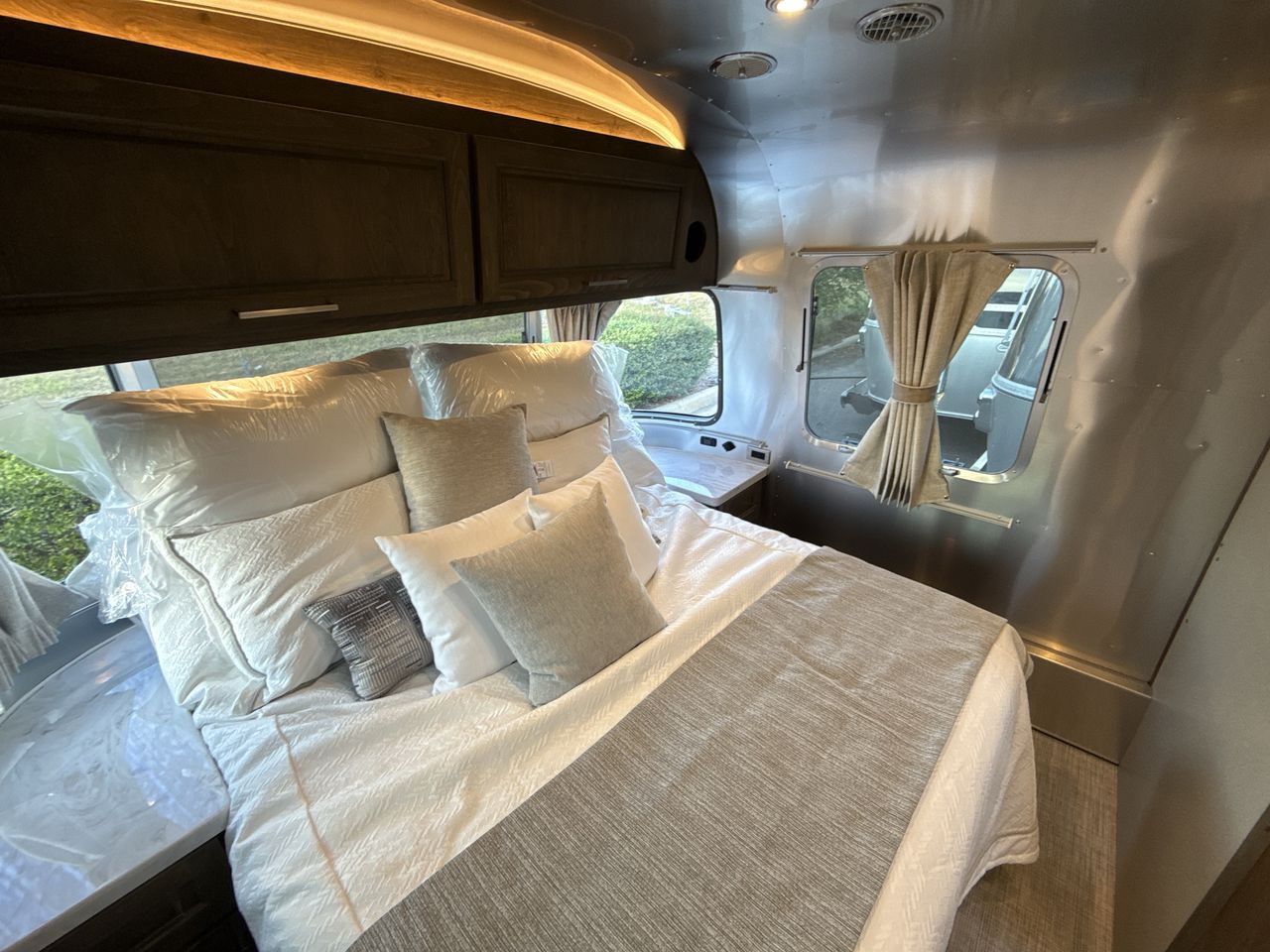 2026 Airstream 30RBQ Base