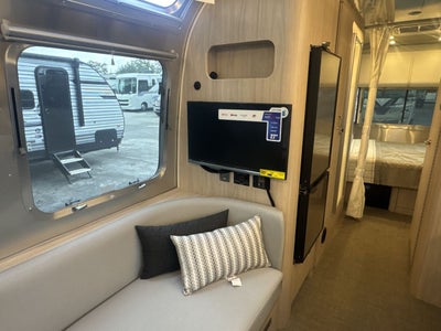 2026 Airstream 25FBQ Base