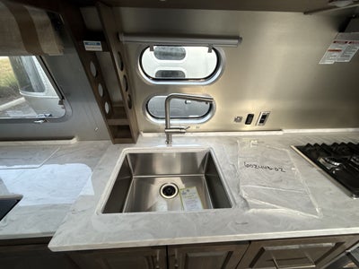 2026 Airstream 33FBT Base