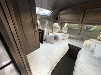 2026 Airstream 33FBT Base