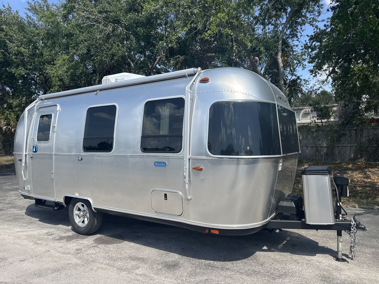 2025 Airstream 22FB Base