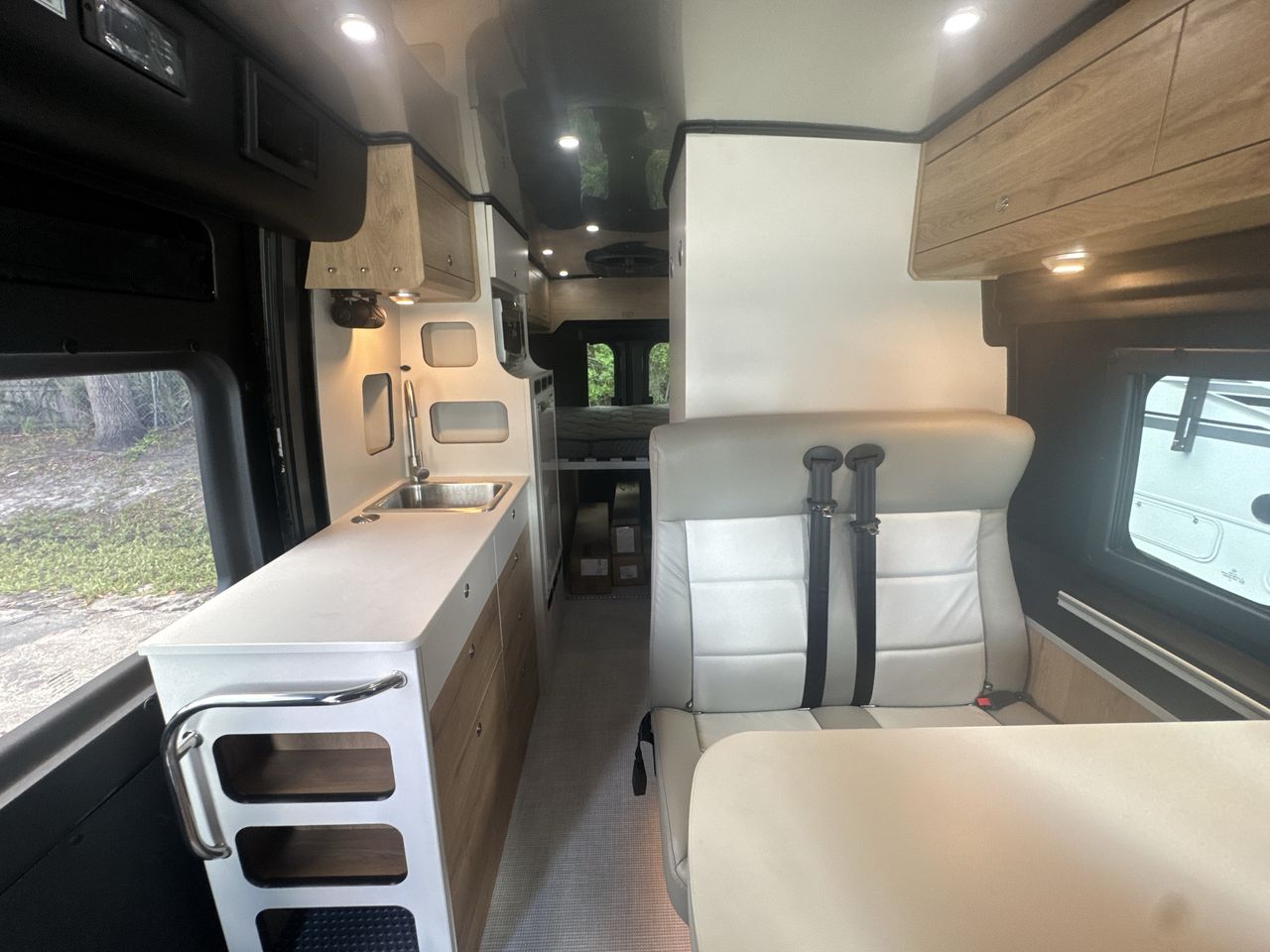 2026 Airstream Rangeline Base