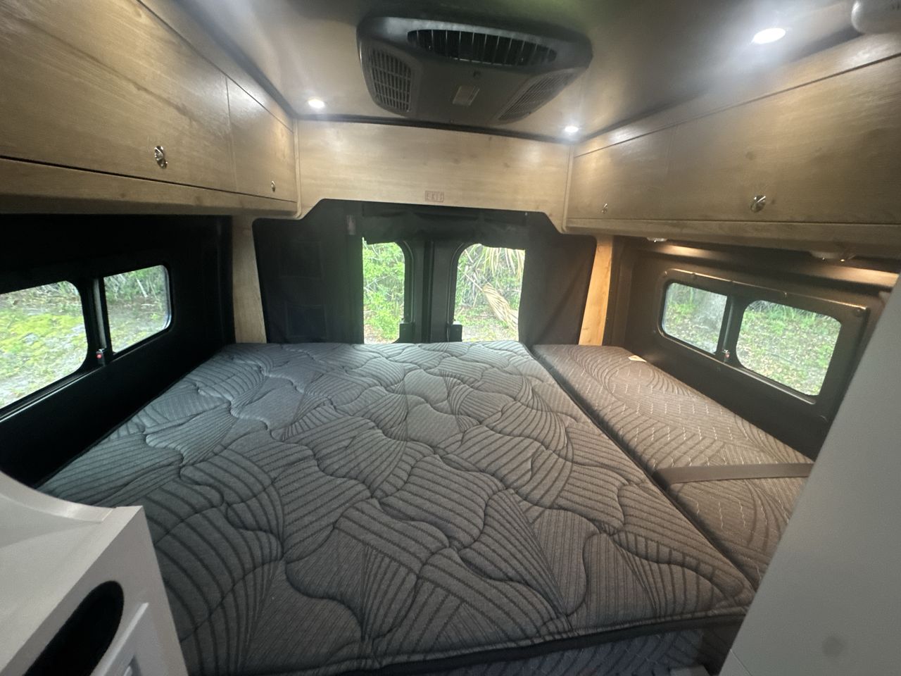 2026 Airstream Rangeline Base