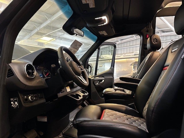 2025 Airstream 19X Base