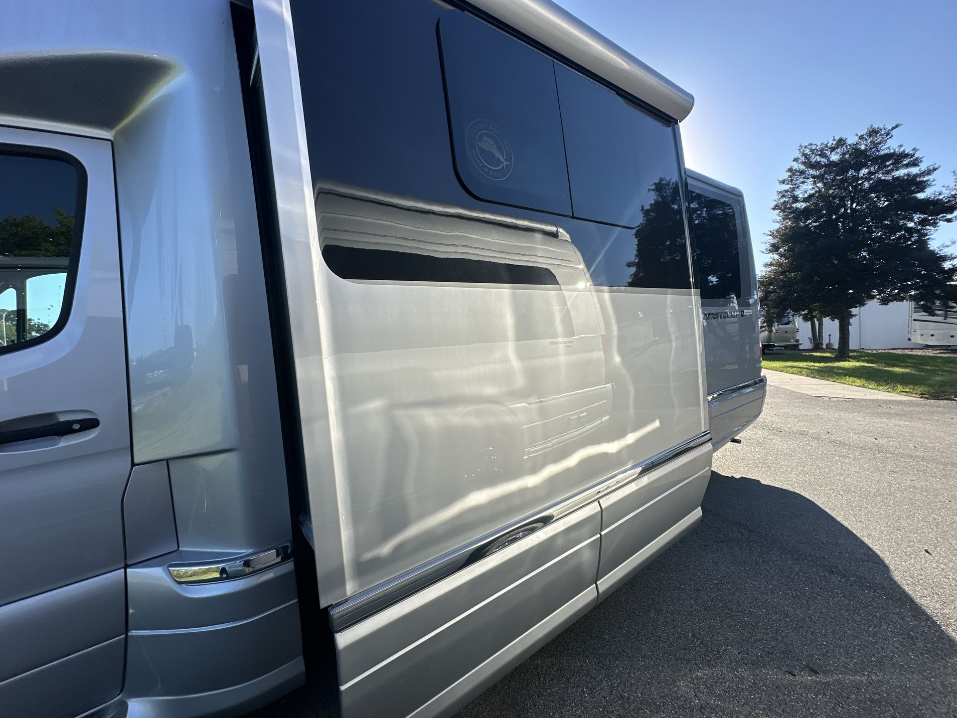 2025 Airstream Murphy Suite Tommy Bahama Base