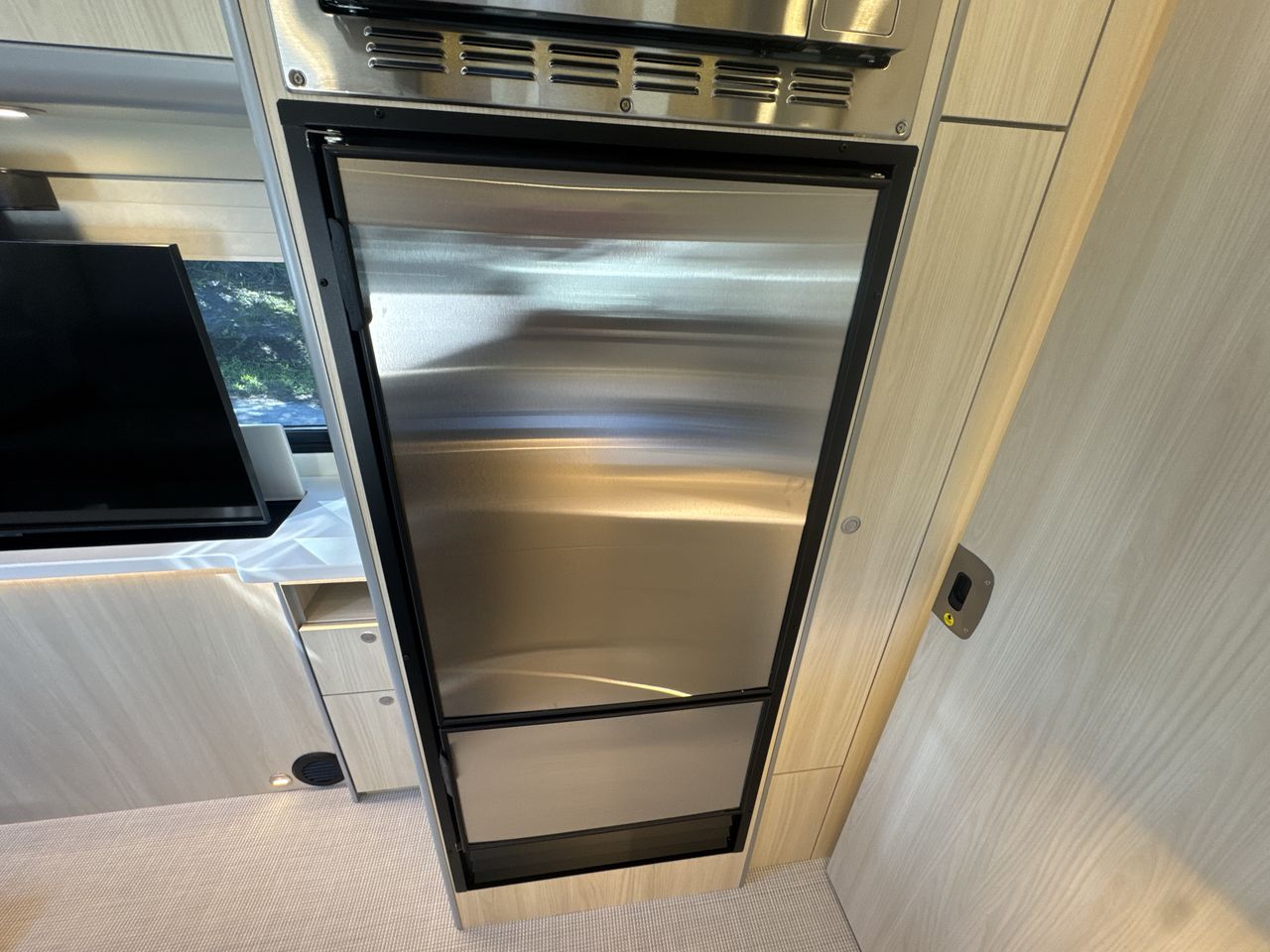 2026 Airstream Murphy Suite Base