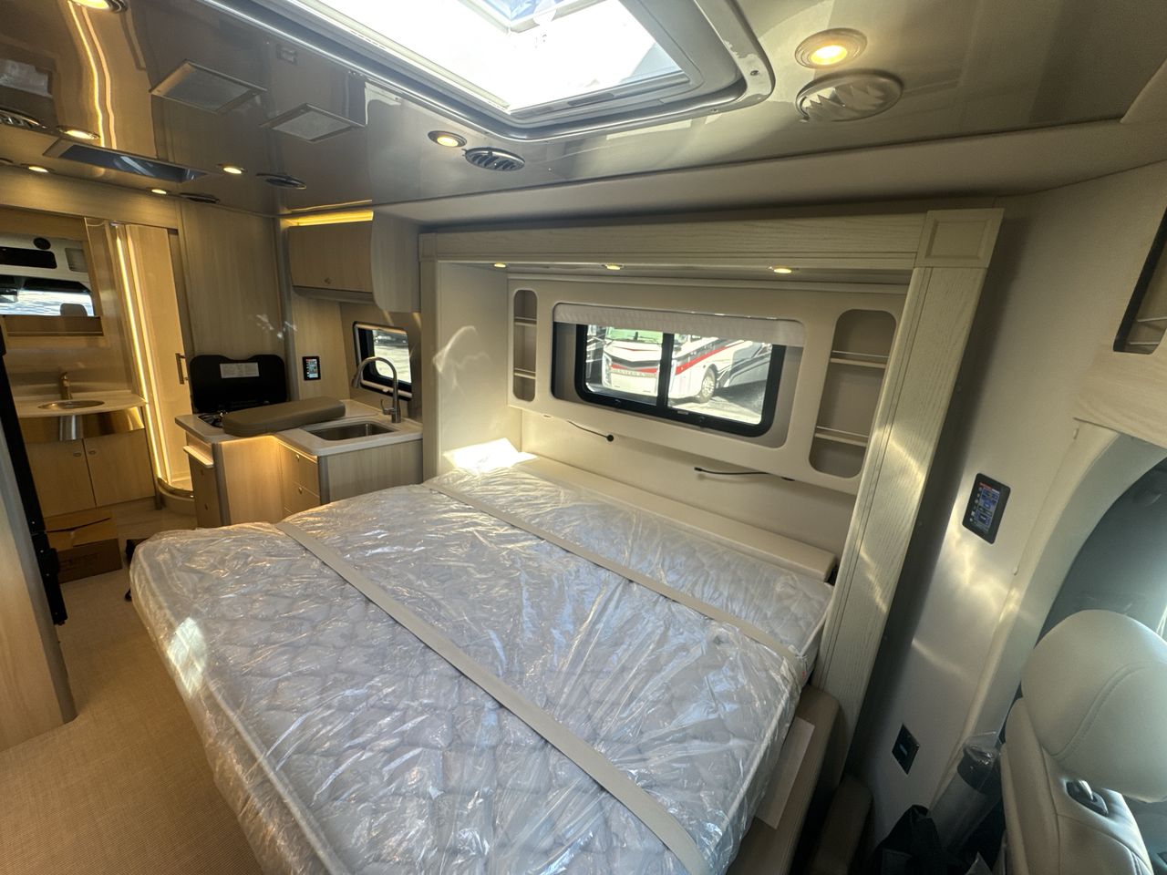 2026 Airstream Murphy Suite Base