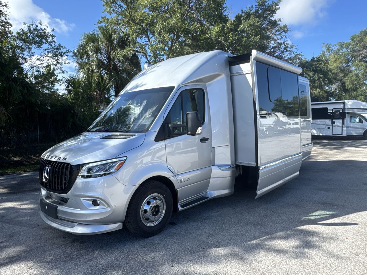 2026 Airstream Murphy Suite Base